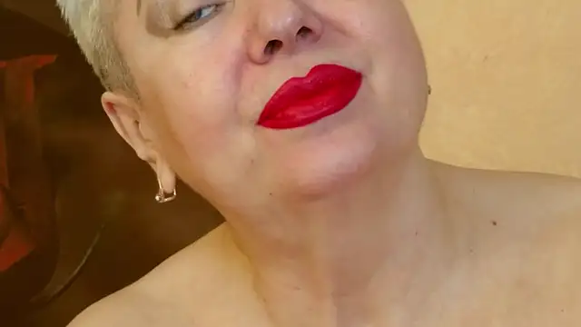 LadyPosh online show from March 19, 3:52 am