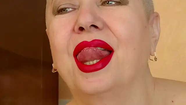 LadyPosh online show from April 23, 8:00 pm