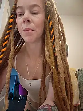 LucidLucy online show from November 4, 12:59 pm