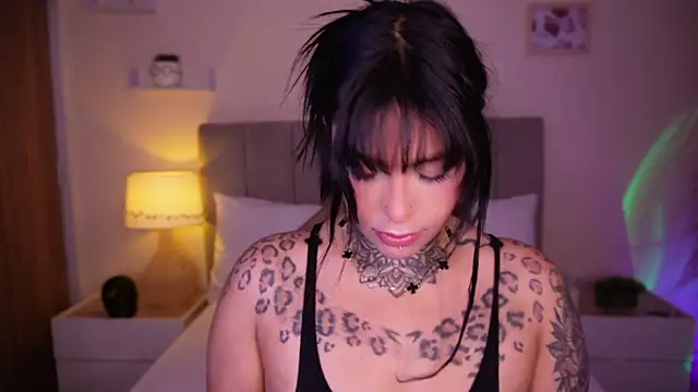 curvyliciousss online show from February 5, 3:31 pm