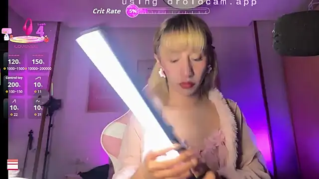 Snapshot of Littlebunny21 chatting on February 16, 9:44 pm Littlebunny21 online show from February 16, 9:44 pm