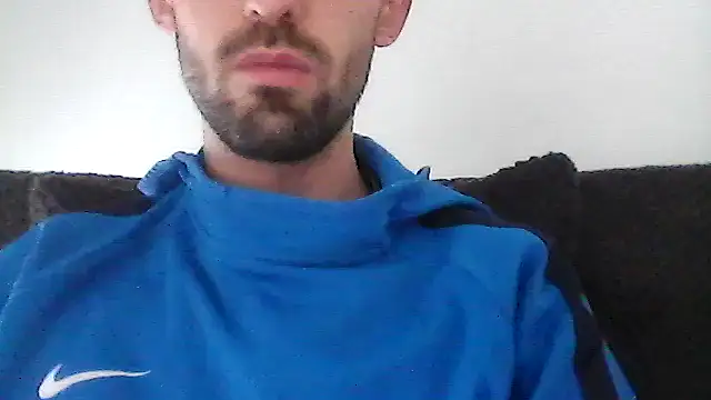 Snapshot of juju156111 chatting on December 18, 10:10 am juju156111 online show from December 18, 10:10 am