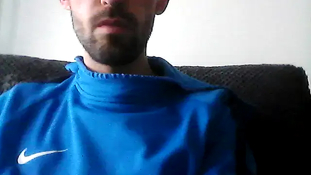 Snapshot of juju156111 chatting on December 20, 8:54 am juju156111 online show from December 20, 8:54 am