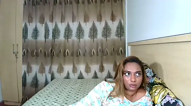 Snapshot of sexyindianchic chatting on January 25, 1:10 am sexyindianchic online show from January 25, 1:10 am