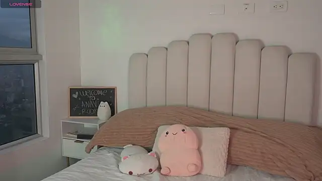 Anavi  online show from September 18, 10:56 pm