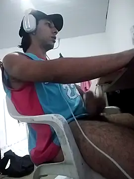 Snapshot of udr555 chatting on March 7, 10:34 am udr555 online show from March 7, 10:34 am