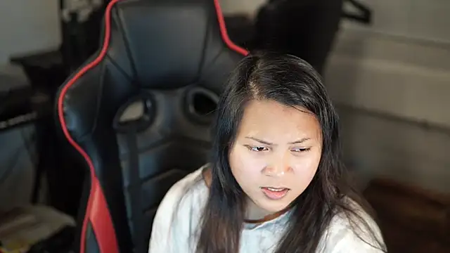 Bubbleliyah online show from December 18, 3:15 am