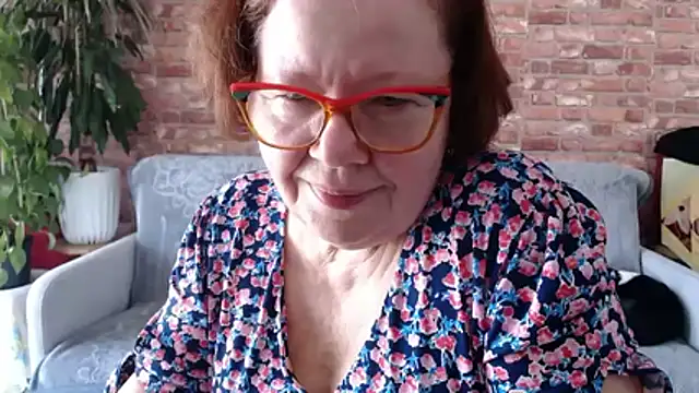 Adelewildx online show from April 22, 10:28 am