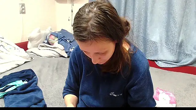 alisacucumber online show from September 20, 6:42 pm