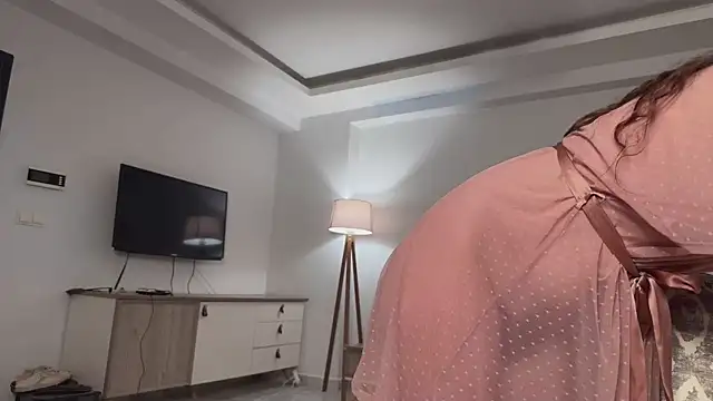 Snapshot of SexyMissMe chatting on October 27, 2:21 pm SexyMissMe online show from October 27, 2:21 pm