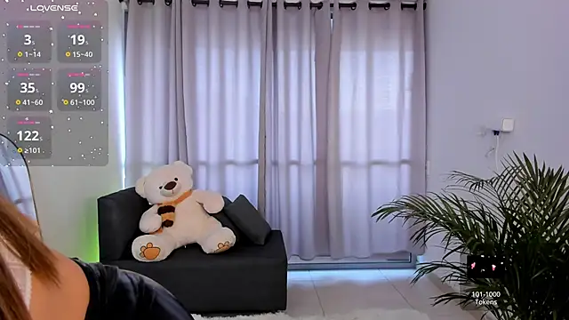 roxie gates  online show from January 14, 10:23 pm