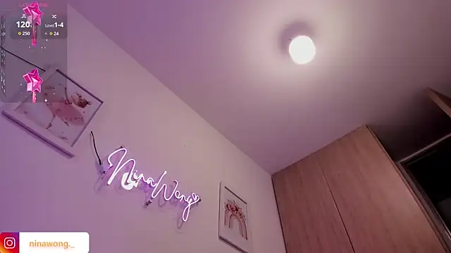 NinaWong online show from December 4, 2:26 pm