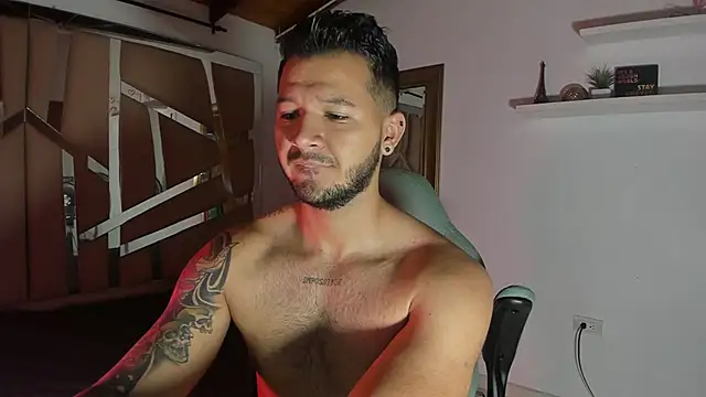 Snapshot of mister_miike chatting on March 1, 3:10 am mister miike online show from March 1, 3:10 am