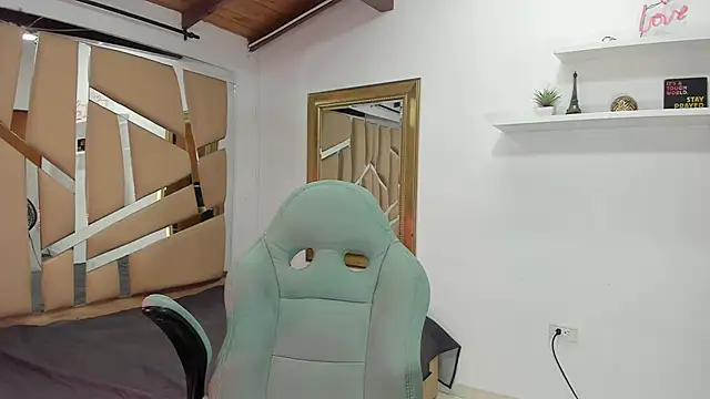 Snapshot of mister_miike chatting on March 5, 3:08 am mister miike online show from March 5, 3:08 am