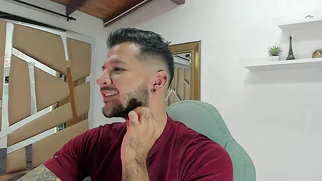 Snapshot of mister_miike chatting on March 6, 3:02 am mister miike online show from March 6, 3:02 am