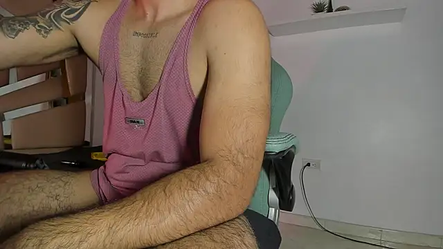 Snapshot of mister_miike chatting on March 21, 3:01 am mister miike online show from March 21, 3:01 am