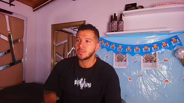 Snapshot of mister_miike chatting on September 24, 3:10 am mister miike online show from September 24, 3:10 am