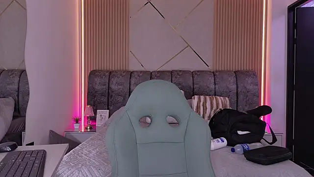 Snapshot of mister_miike chatting on July 22, 3:09 am mister miike online show from July 22, 3:09 am