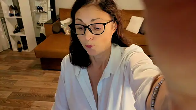 CaringSophie online show from November 22, 5:12 pm