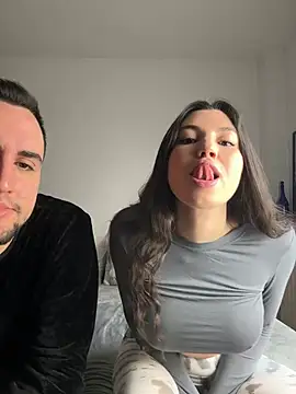 Snapshot of couplepenetration chatting on January 31, 9:05 am couplepenetration online show from January 31, 9:05 am