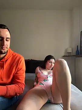 Snapshot of couplepenetration chatting on March 7, 12:23 pm couplepenetration online show from March 7, 12:23 pm