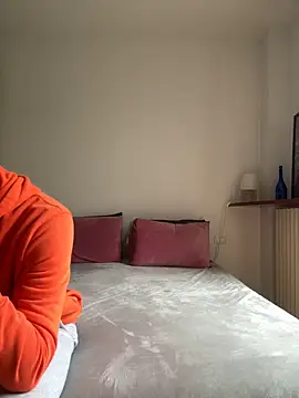 Snapshot of couplepenetration chatting on March 9, 9:35 am couplepenetration online show from March 9, 9:35 am