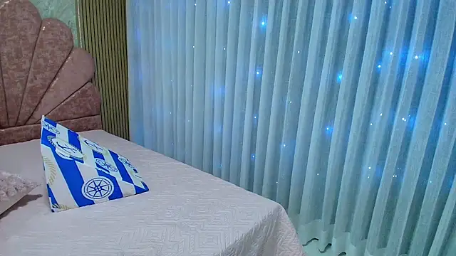 Snapshot of emyli_sw_ chatting on October 31, 3:07 am emyli sw online show from October 31, 3:07 am