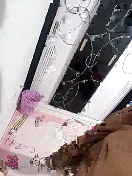 Snapshot of Popzbo chatting on December 1, 6:57 pm Popzbo online show from December 1, 6:57 pm