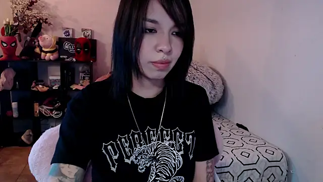 Snapshot of babyakem chatting on September 13, 4:12 am babyakem online show from September 13, 4:12 am