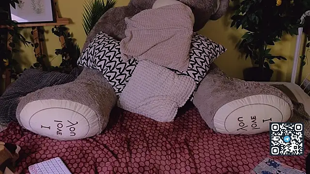 SuchArt  online show from December 9, 3:22 pm