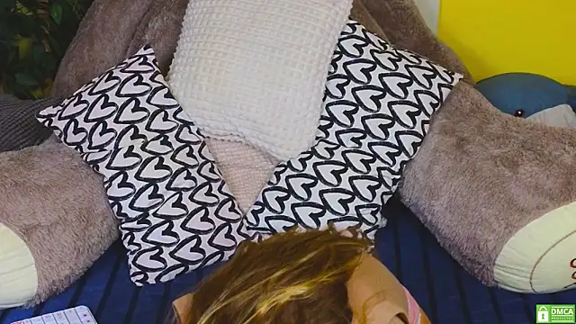 SuchArt  online show from January 7, 4:37 pm