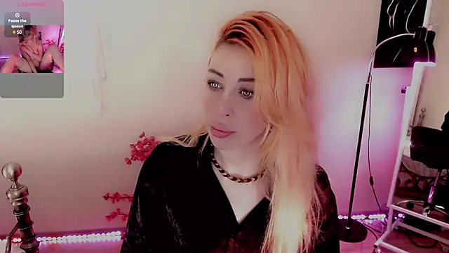 AnnieGOld  online show from January 5, 7:28 pm