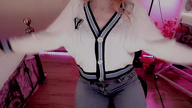 AnnieGOld  online show from January 16, 10:02 pm