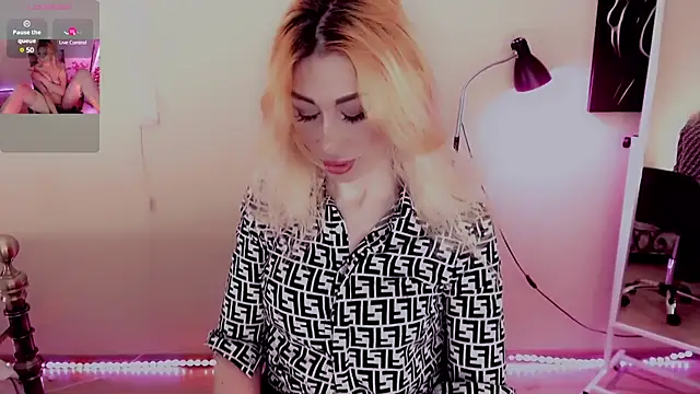 AnnieGOld  online show from February 22, 11:03 pm