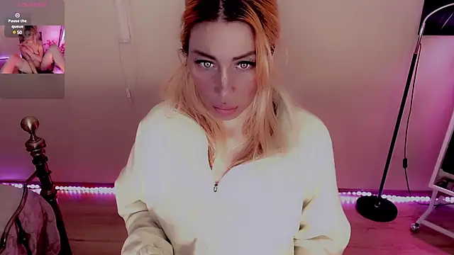 AnnieGOld  online show from February 28, 10:28 pm