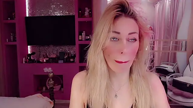 AnnieGOld  online show from November 17, 7:41 pm