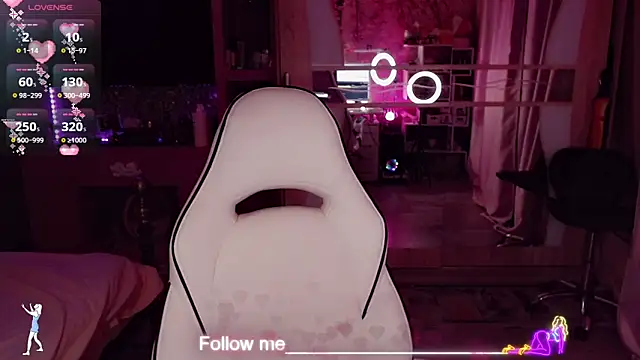 AnnieGOld  online show from March 15, 5:52 pm