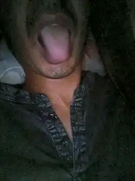 Snapshot of dreamtoungelick69 chatting on May 31, 6:31 pm dreamtoungelick69 online show from May 31, 6:31 pm