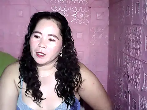 hotpusie 4u online show from November 15, 5:27 am