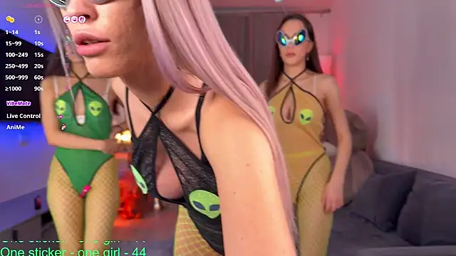 mikkixmeow online show from November 23, 1:00 pm