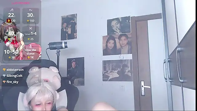 candy cola online show from October 12, 5:45 pm