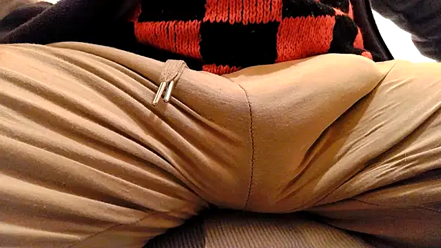 Snapshot of gae89tano chatting on March 2, 8:27 am gae89tano online show from March 2, 8:27 am