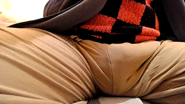 Snapshot of gae89tano chatting on March 3, 2:59 pm gae89tano online show from March 3, 2:59 pm