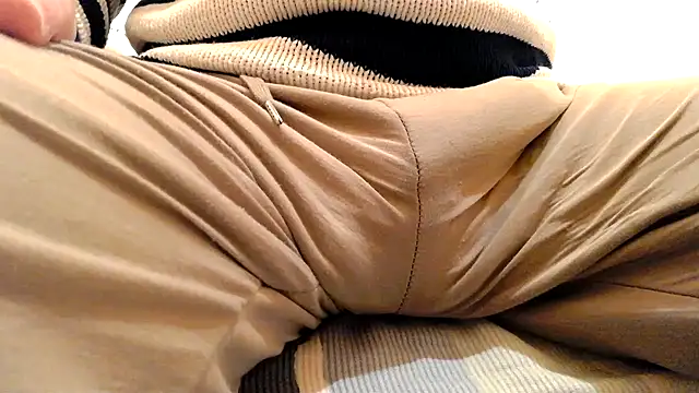 Snapshot of gae89tano chatting on March 4, 3:26 pm gae89tano online show from March 4, 3:26 pm