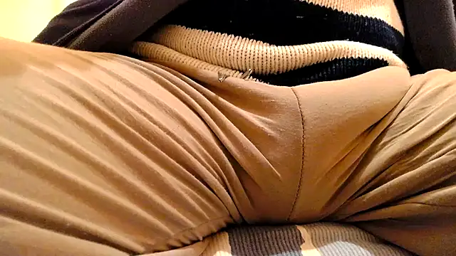 Snapshot of gae89tano chatting on March 5, 4:57 pm gae89tano online show from March 5, 4:57 pm