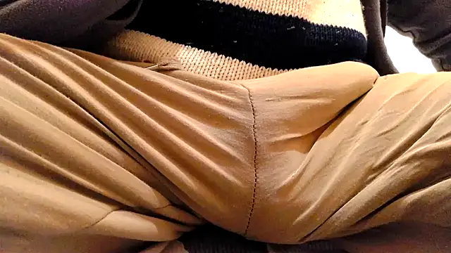 Snapshot of gae89tano chatting on March 6, 3:24 pm gae89tano online show from March 6, 3:24 pm