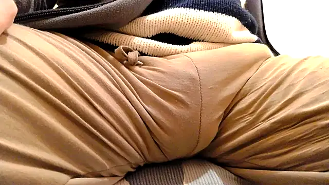 Snapshot of gae89tano chatting on March 6, 9:31 pm gae89tano online show from March 6, 9:31 pm