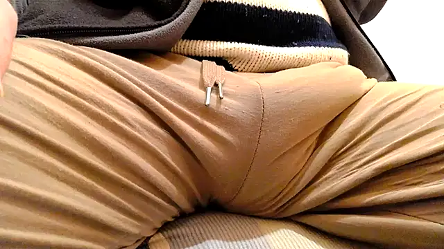 Snapshot of gae89tano chatting on March 7, 8:34 am gae89tano online show from March 7, 8:34 am