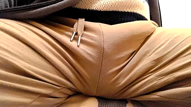 Snapshot of gae89tano chatting on March 8, 2:19 pm gae89tano online show from March 8, 2:19 pm