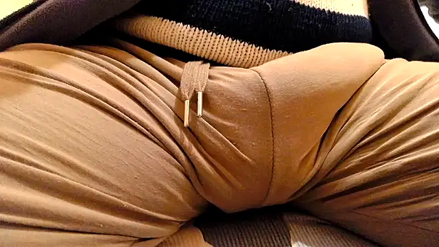 Snapshot of gae89tano chatting on March 8, 6:37 pm gae89tano online show from March 8, 6:37 pm